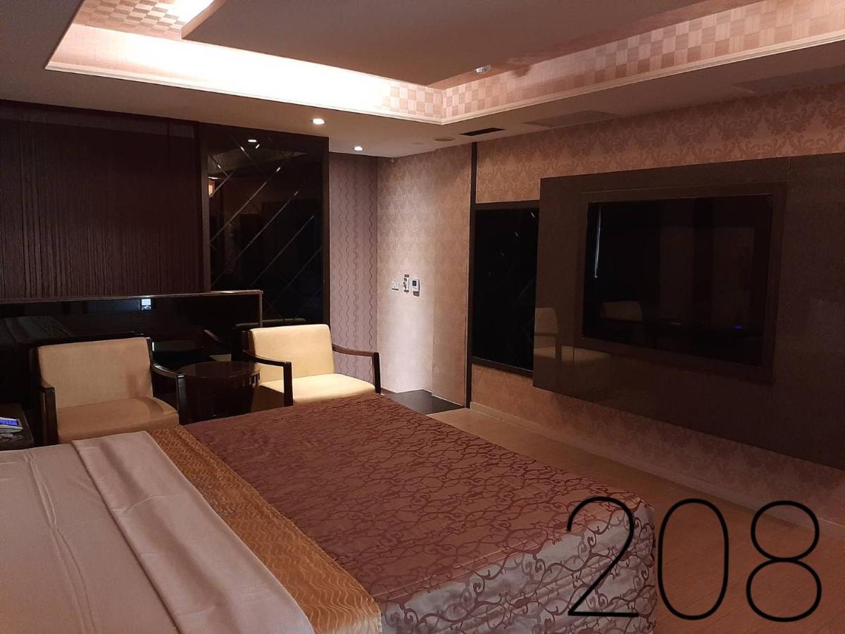 Chateau Motel & Spa Daliao Екстер'єр фото