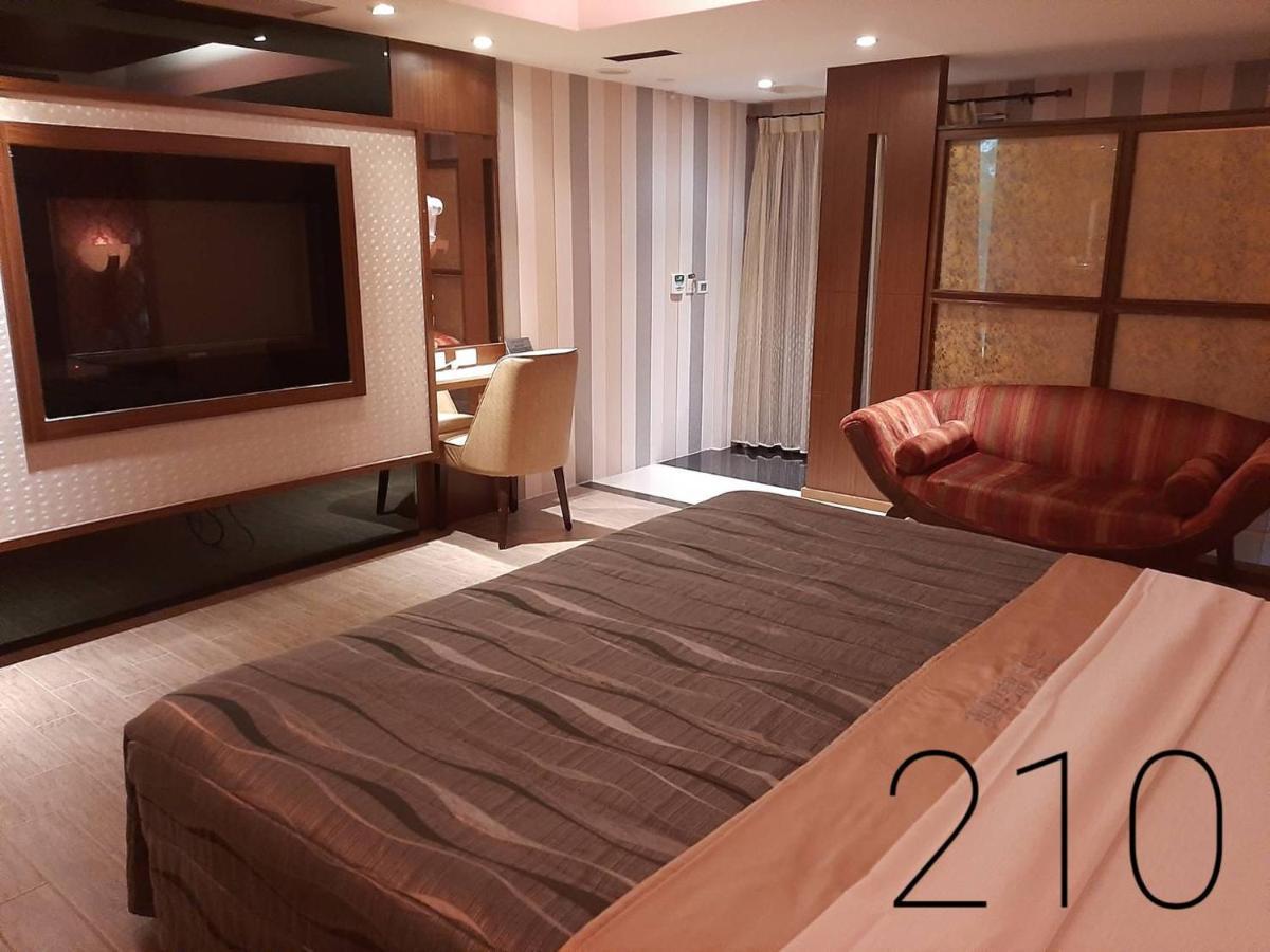 Chateau Motel & Spa Daliao Екстер'єр фото