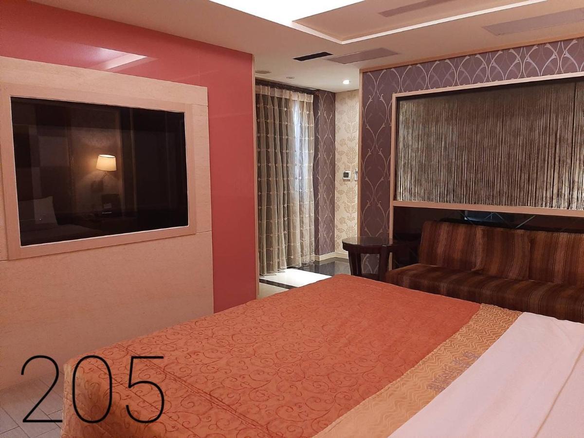 Chateau Motel & Spa Daliao Екстер'єр фото
